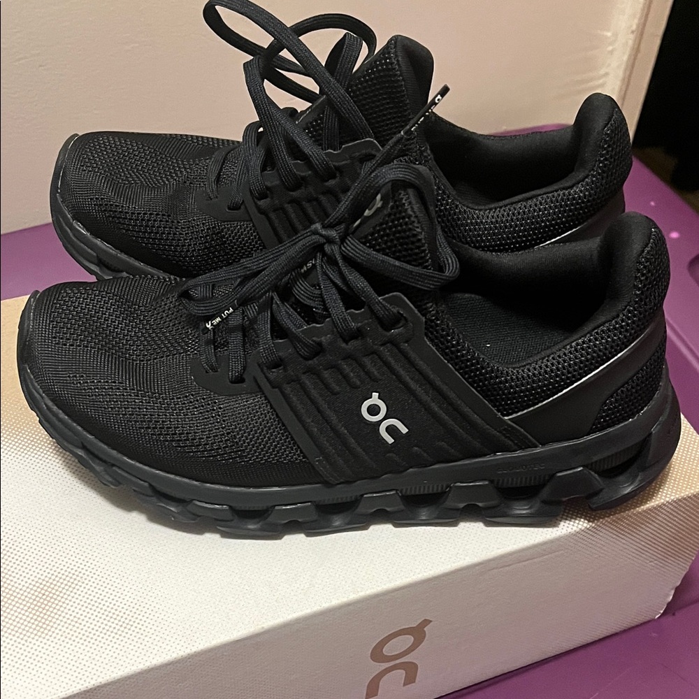 On Cloudswift Running Women's Black Sneakers